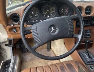 Mercedes-Benz-400-Series-Cabriolet-1978-4