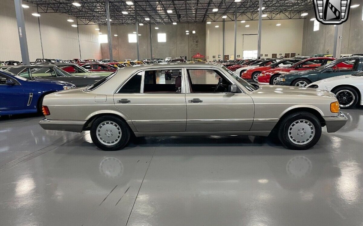 Mercedes-Benz-560SEL-1986-5