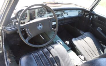 Mercedes-Benz-SL-Class-1969-3