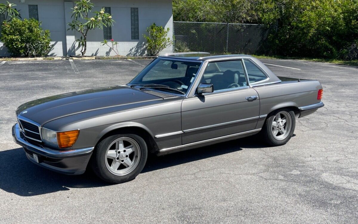 Mercedes-Benz-SL-Class-Cabriolet-1983-7