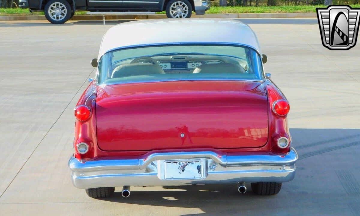 Oldsmobile-Eighty-Eight-1956-7
