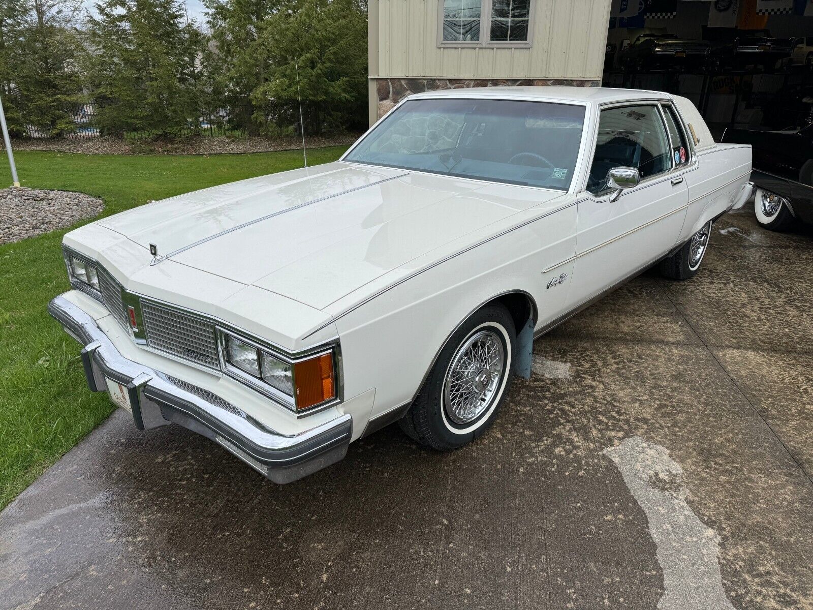 Oldsmobile Ninety-Eight Coupe 1984 à vendre
