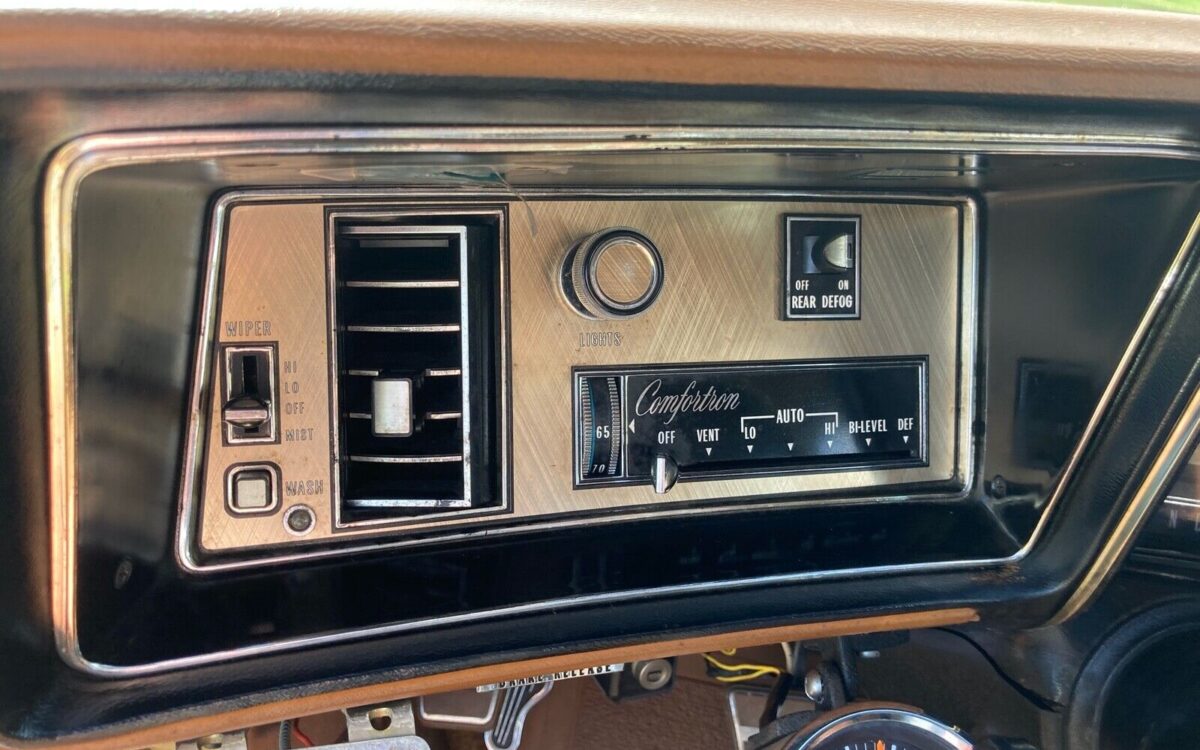 Oldsmobile-Toronado-1973-14