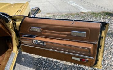 Oldsmobile-Toronado-1973-19