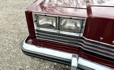 Oldsmobile-Toronado-1981-18