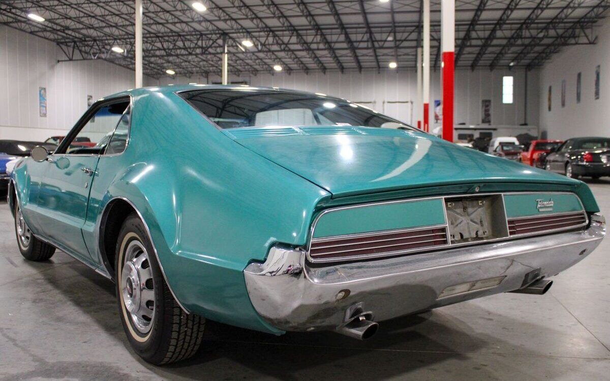 Oldsmobile-Toronado-Coupe-1966-4