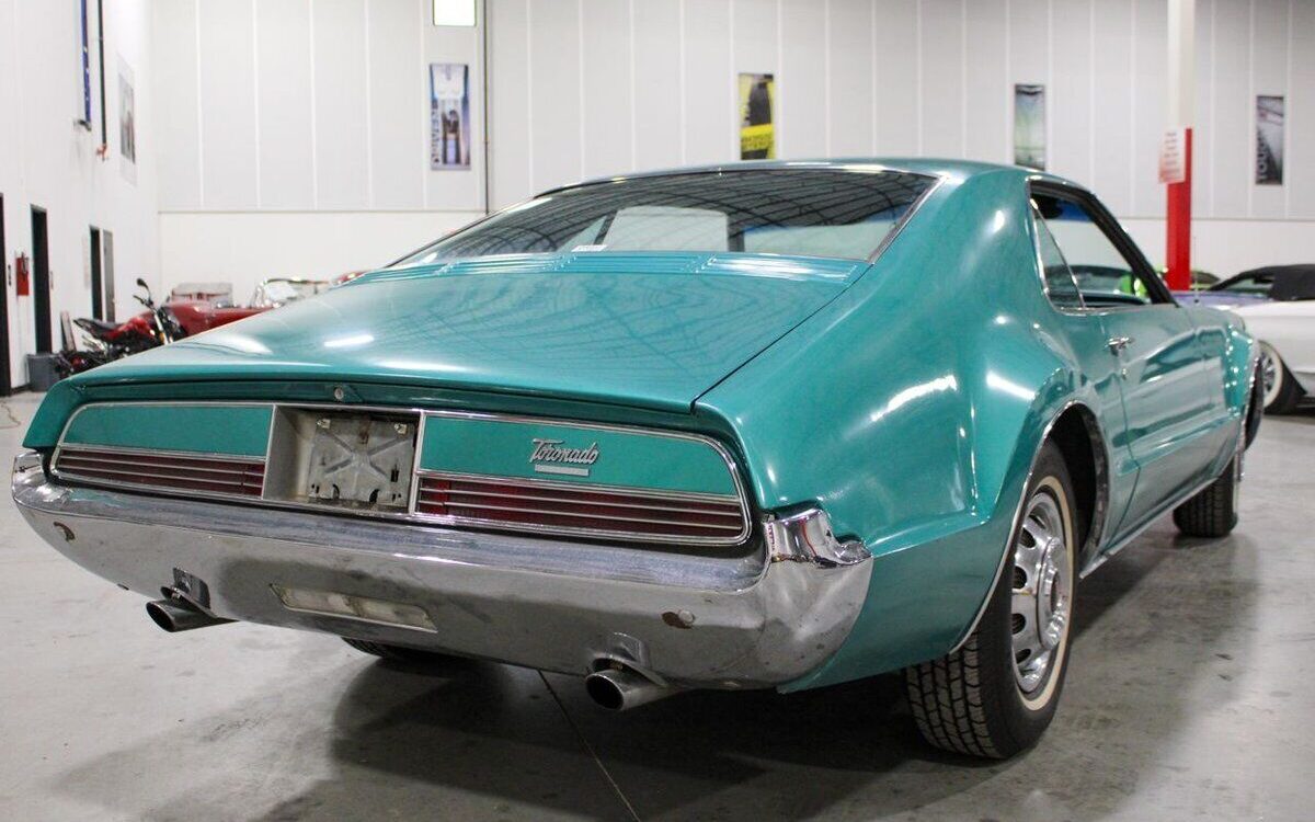 Oldsmobile-Toronado-Coupe-1966-6