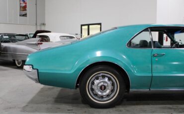 Oldsmobile-Toronado-Coupe-1966-7