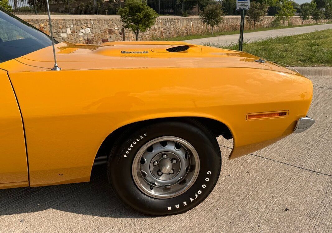 Plymouth-Barracuda-1971-25