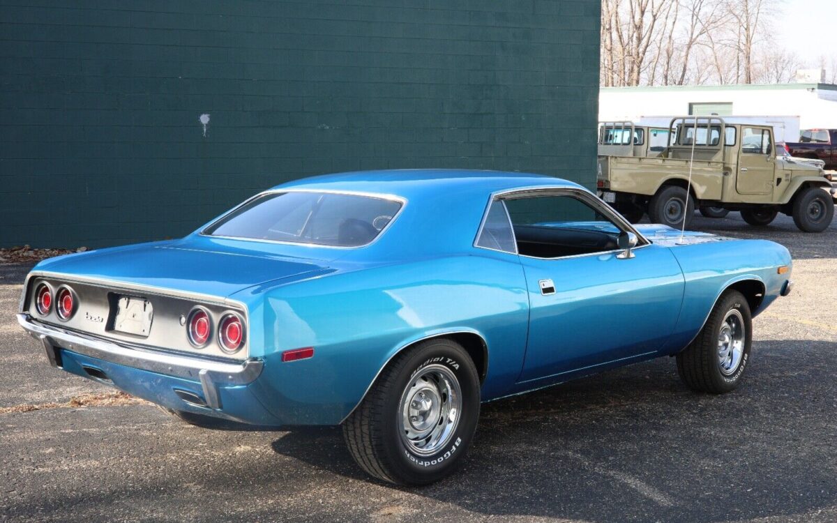 Plymouth-Cuda-1972-5