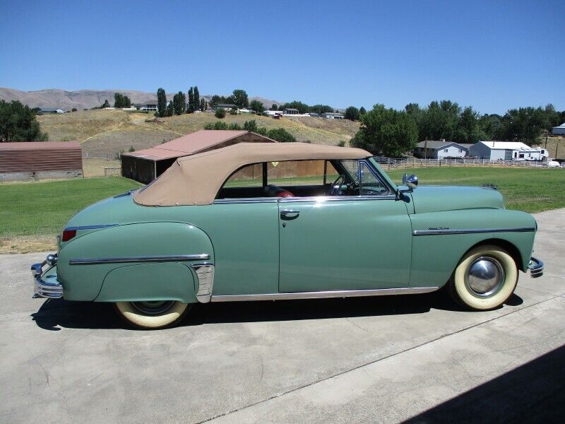 Plymouth-Custom-Deluxe-Cabriolet-1949