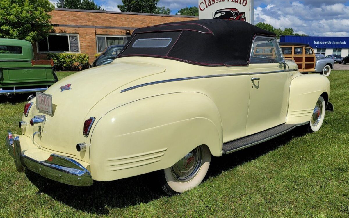 Plymouth-Deluxe-1941-5