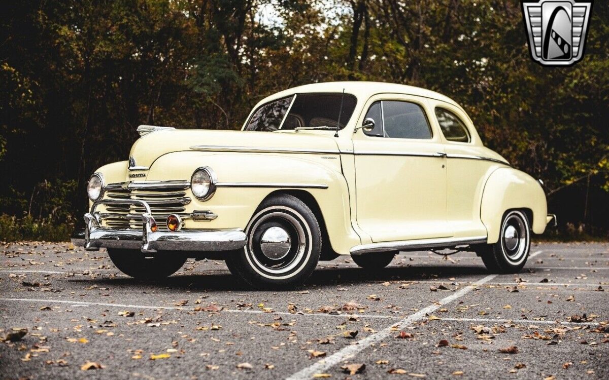 Plymouth-Deluxe-1948-2