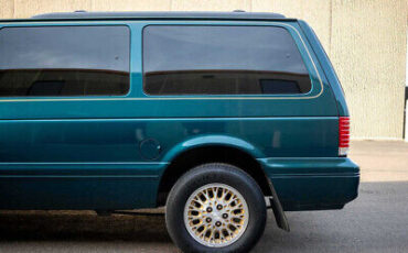 Plymouth-Grand-Voyager-Van-1994-4