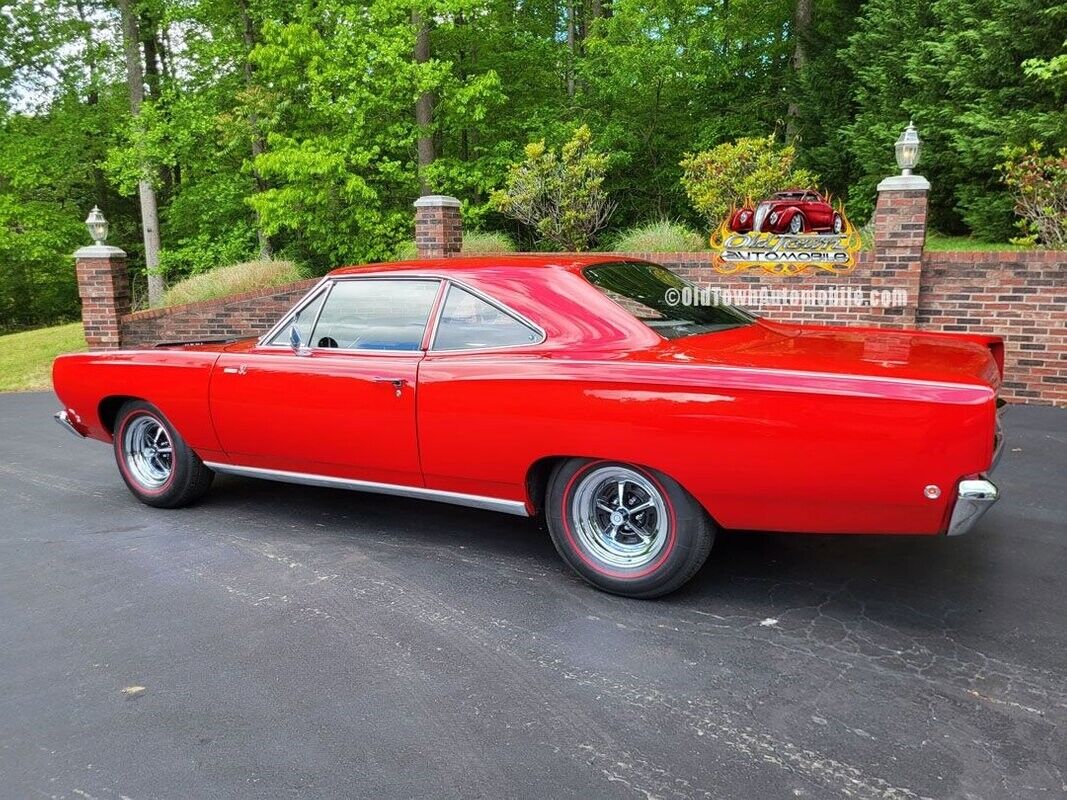 Plymouth-Road-Runner-1968-8