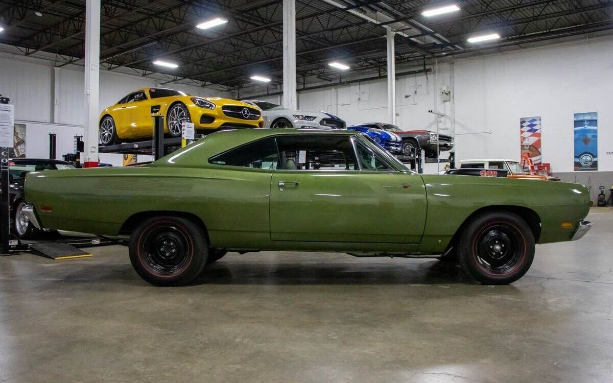 Plymouth-Road-Runner-1969-5