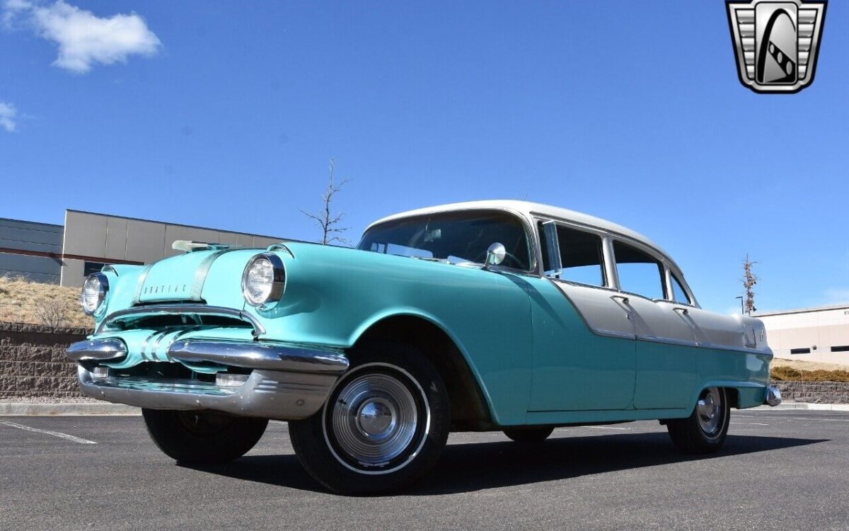 Pontiac-Chieftain-1955-2