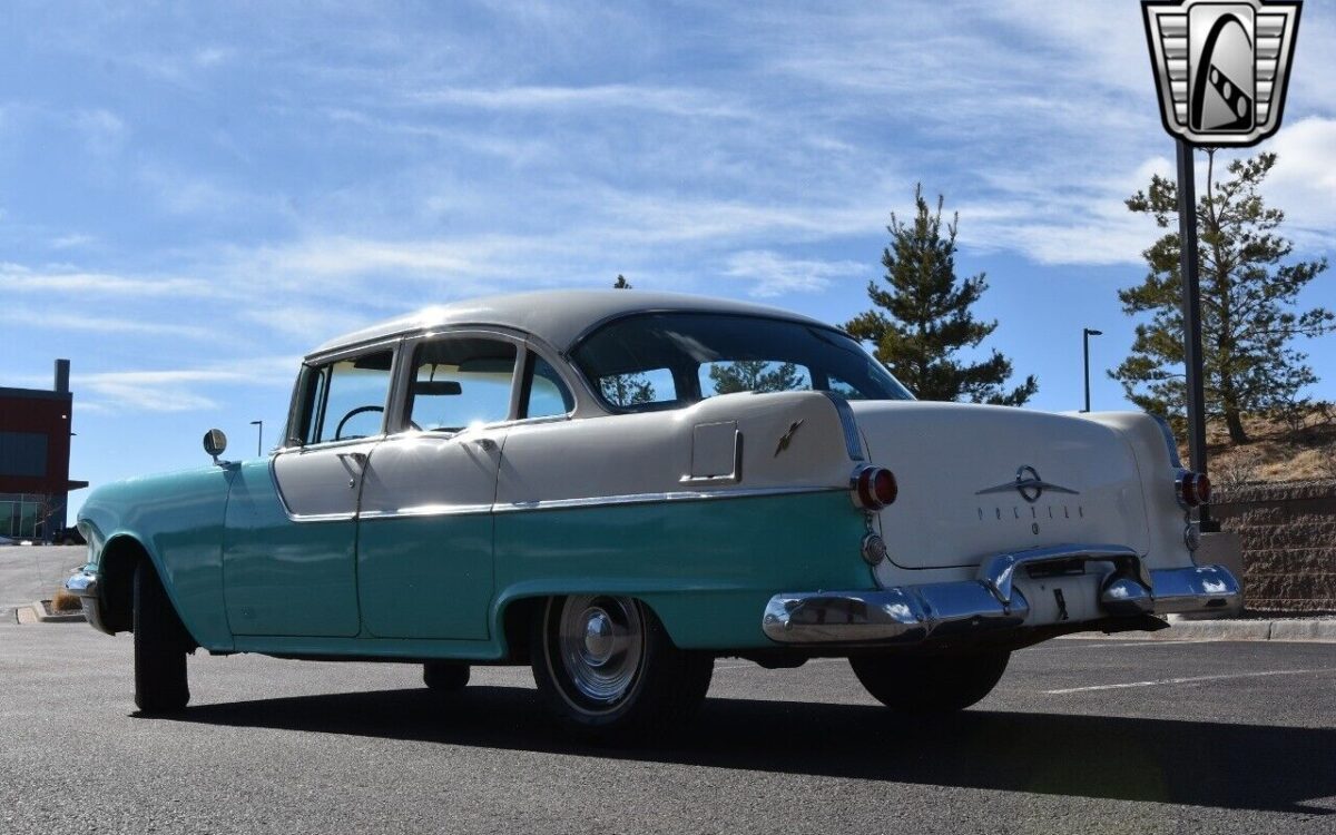Pontiac-Chieftain-1955-4