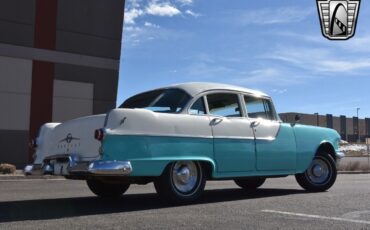 Pontiac-Chieftain-1955-6