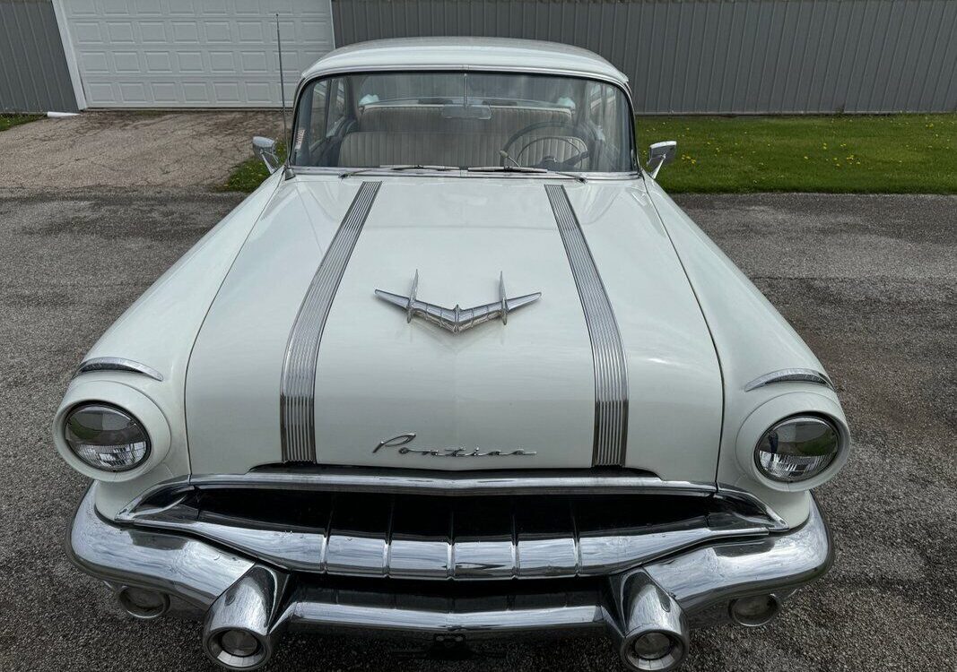 Pontiac-Chieftain-1956-7