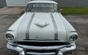 Pontiac-Chieftain-1956-7