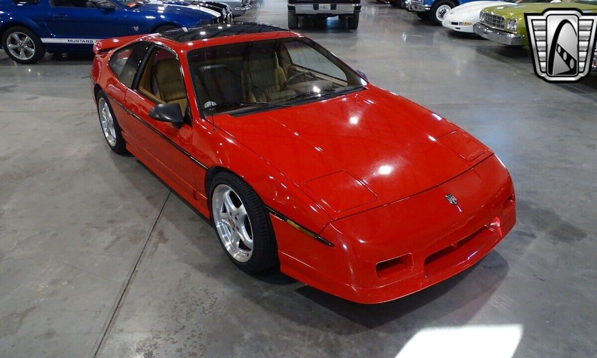 Pontiac-Fiero-1988-3