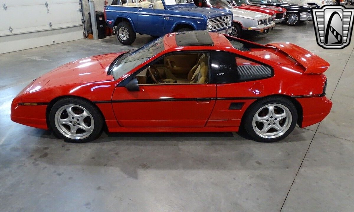 Pontiac-Fiero-1988-7