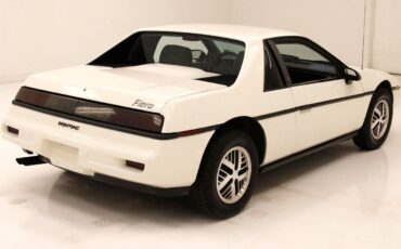 Pontiac-Fiero-Coupe-1987-4