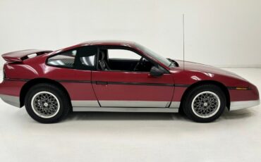 Pontiac-Fiero-Coupe-1987-5