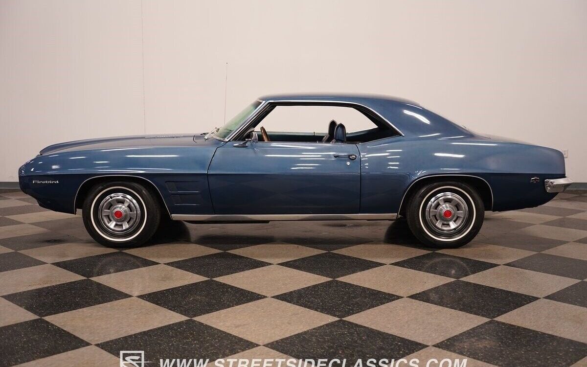 Pontiac-Firebird-Coupe-1969-2