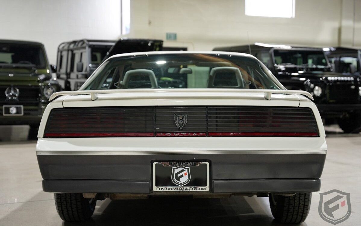 Pontiac-Firebird-Coupe-1983-5
