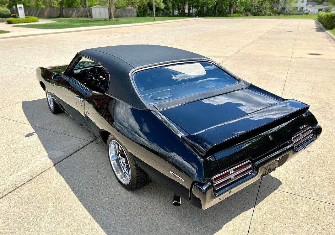Pontiac-GTO-Coupe-1969-11