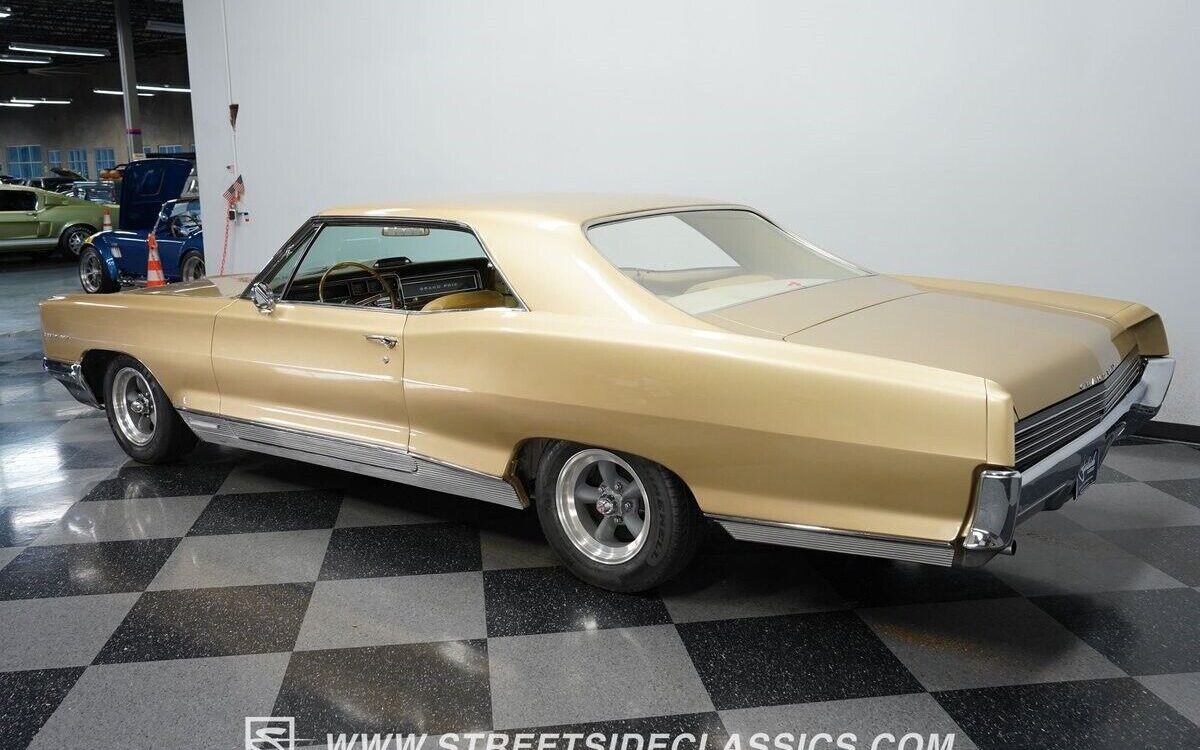 Pontiac-Grand-Prix-Coupe-1966-6