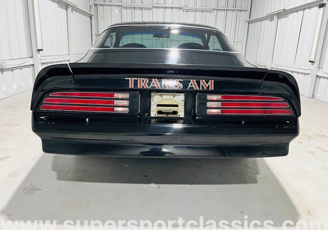 Pontiac-Trans-Am-Coupe-1977-3