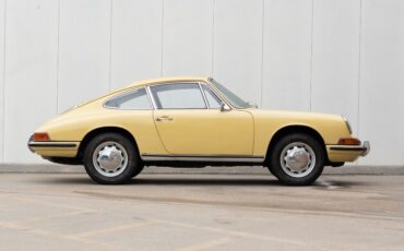 Porsche-911-1966-2