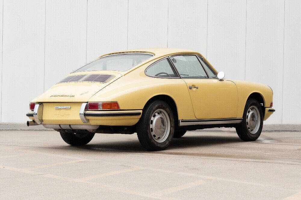 Porsche-911-1966-4