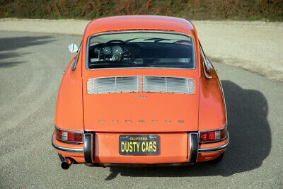 Porsche-911-Coupe-1967-3