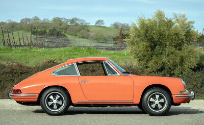Porsche-911-Coupe-1967-5
