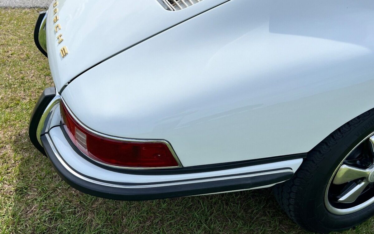 Porsche-911-Coupe-1968-1