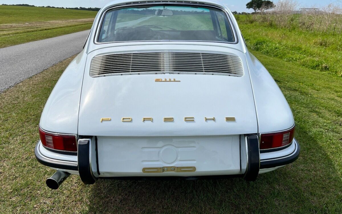Porsche-911-Coupe-1968-3