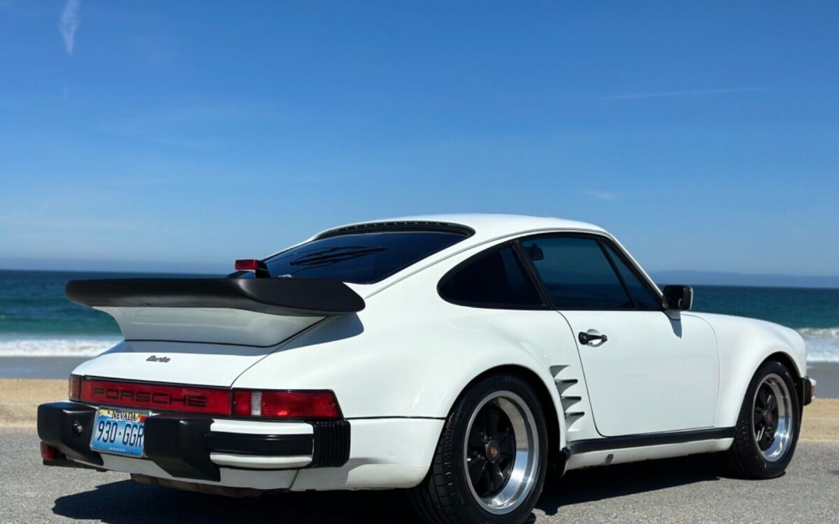 Porsche-911-Coupe-1986-10
