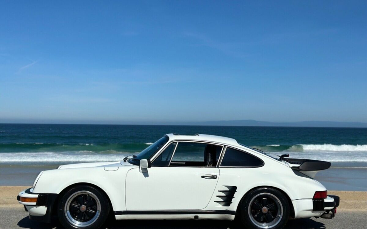 Porsche-911-Coupe-1986-2