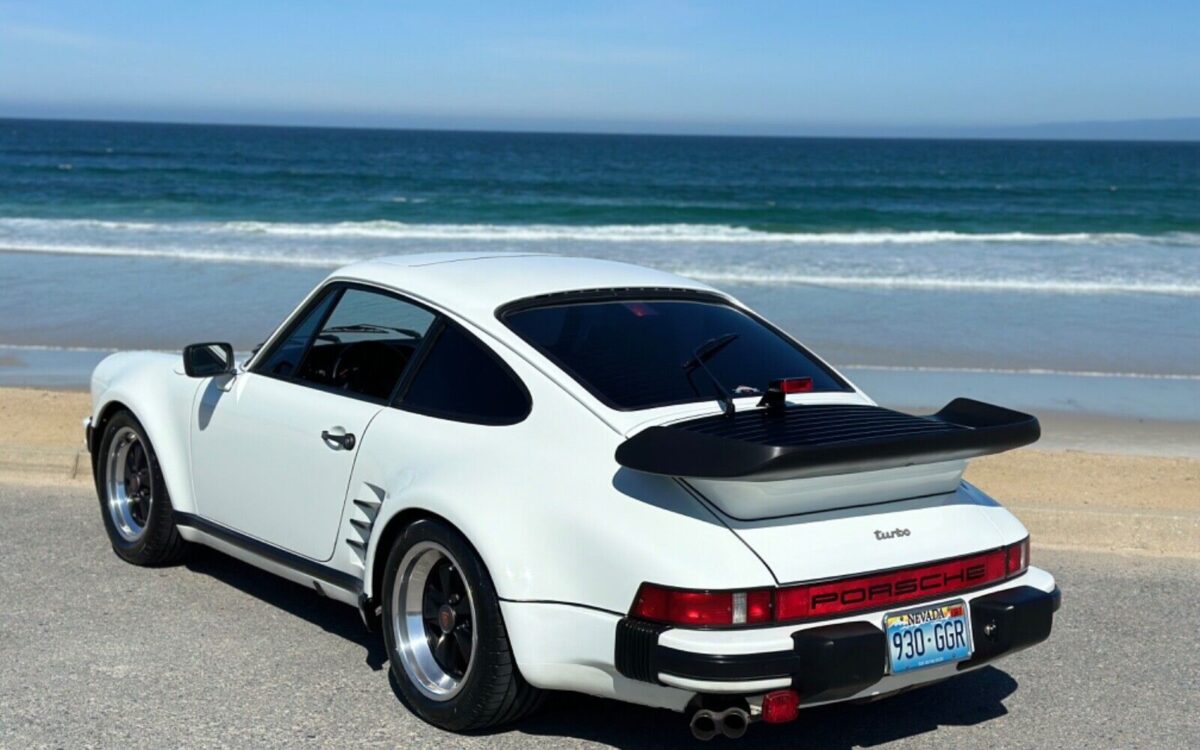 Porsche-911-Coupe-1986-3