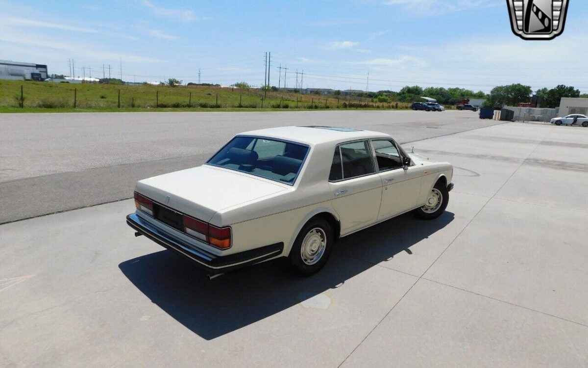 Rolls-Royce-Silver-SpiritSpurDawn-1984-7