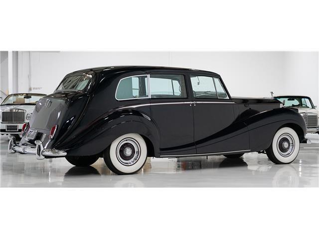 Rolls-Royce-Silver-Wraith-Berline-1956-4