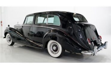 Rolls-Royce-Silver-Wraith-Berline-1956-7