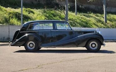Rolls-Royce-Wraith-Limousine-1952-5