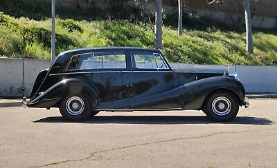 Rolls-Royce-Wraith-Limousine-1952-5