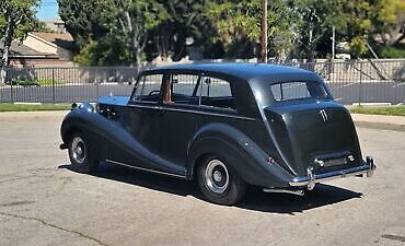 Rolls-Royce-Wraith-Limousine-1952-7