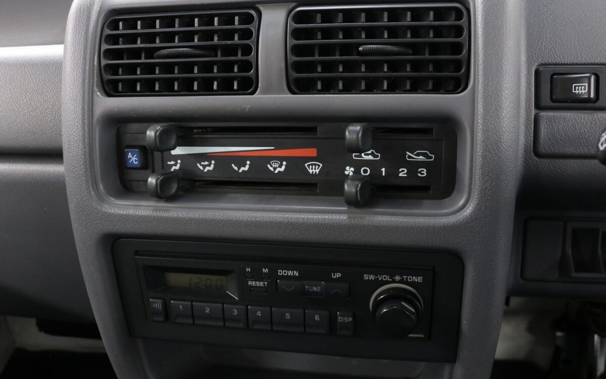 Subaru-Sambar-Van-1992-11
